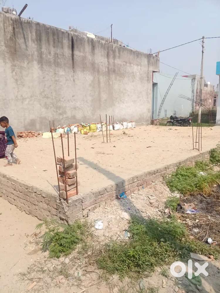 Sell Plot 819 Sf Me H