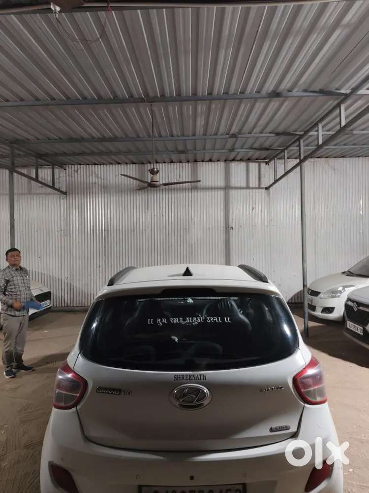 Hyundai Grand I10 Prime 2015 Diesel 80000 Km Driven , Push Button