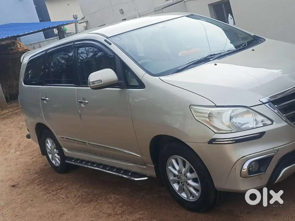 Toyata Innova Silky Gold Color