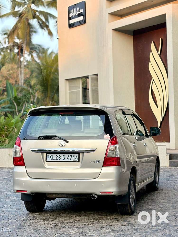 Toyota Innova 2.5 Vx 8 Str Bs-iii, 2013, Diesel