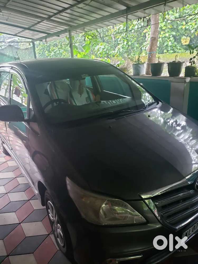 Toyota Innova 2011 Diesel 320000 Km Driven
