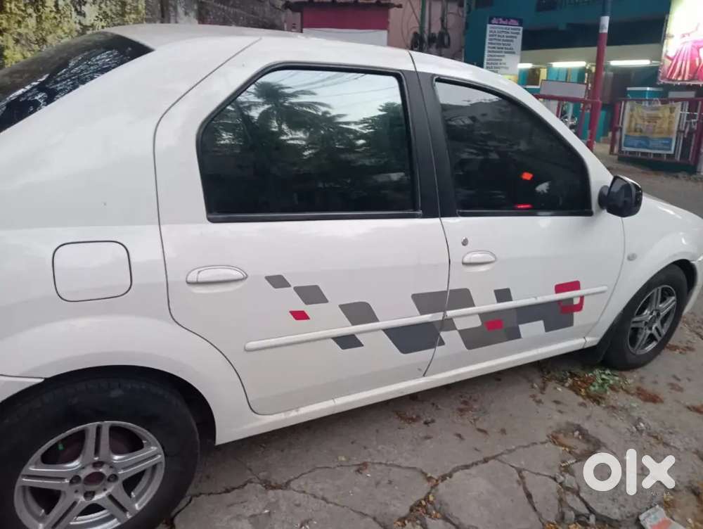 Mahindra Renault Logan 2013 Petrol Well Maintained