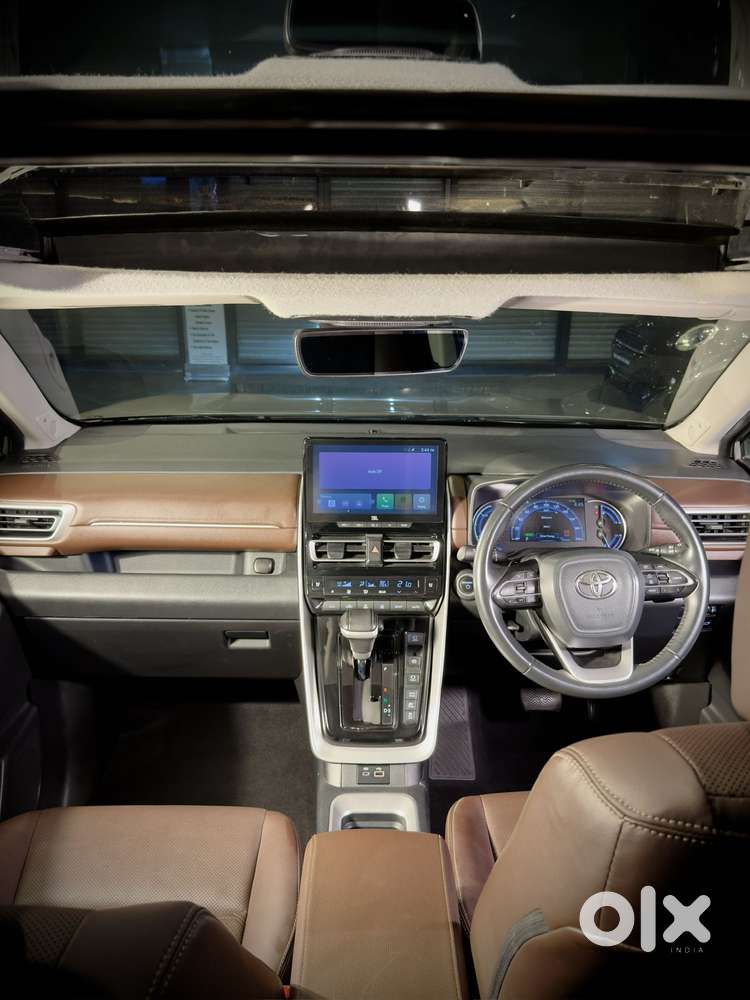 Toyota Innova Hycross 2.0 Zx (o) Hybrid 7 Str, 2023, Petrol