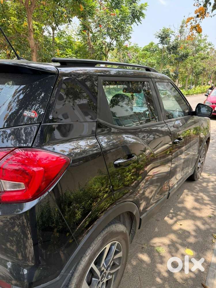 Mahindra Xuv300 2024 Petrol Well Maintained