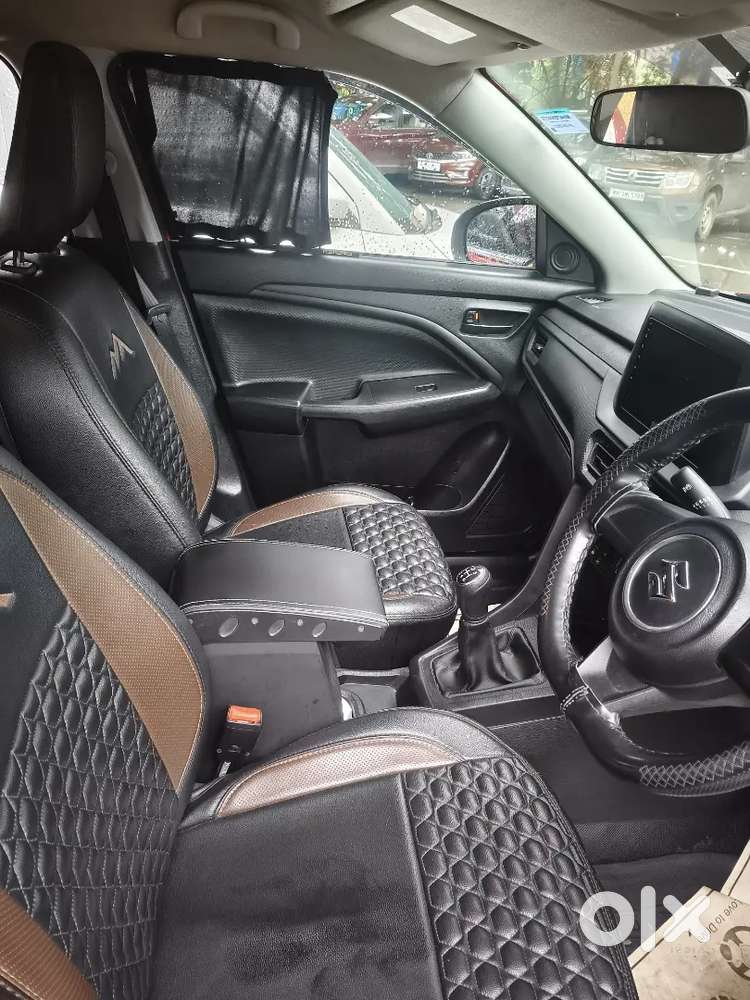 Maruti Brezza Lxi 2023 Petrol + Cng