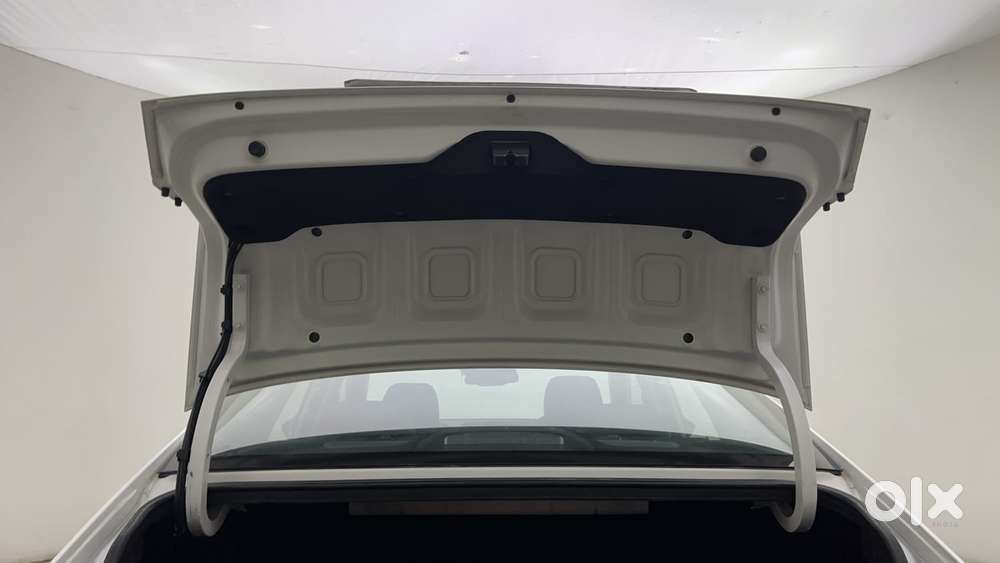 Hyundai Verna 1.5 Sx (o) Turbo Petrol Dct, 2023, Petrol