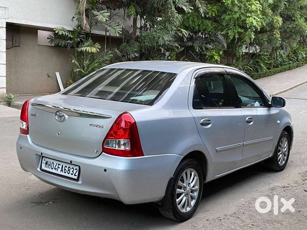 Toyota Etios V, 2012, Petrol