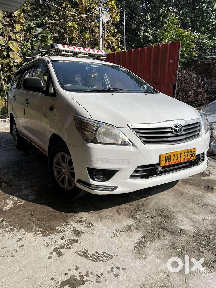 Toyota Innova 2.5 G (diesel) 8 Seater Bs Iv, 2015, Diesel