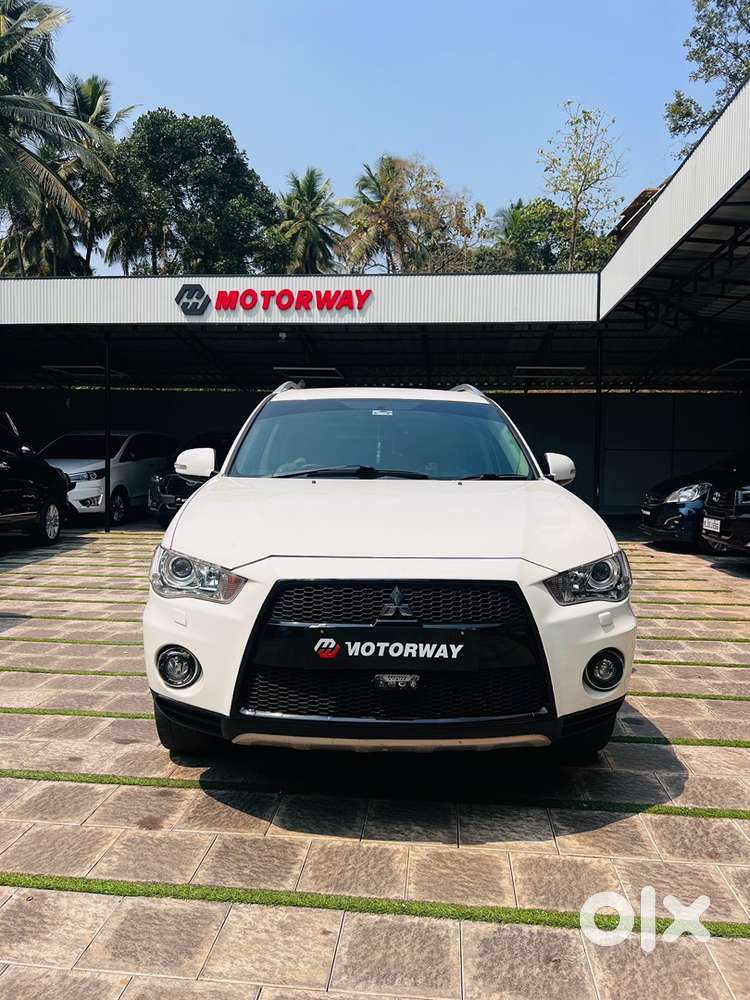 Mitsubishi Outlander 2010 Petrol Well Maintained