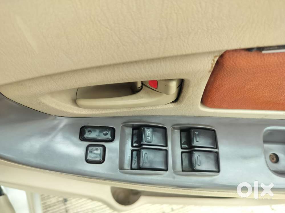 Toyota Innova 2.5 G (diesel) 8 Seater, 2005, Diesel