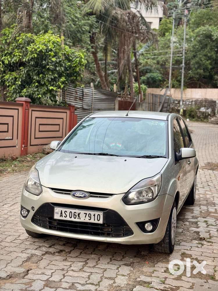 Ford Figo Ambiente, 2012, Petrol
