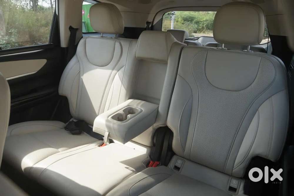 Mahindra Xuv700 2.0 Ax 7 Petrol At Luxury Pack Str, 2024, Petrol