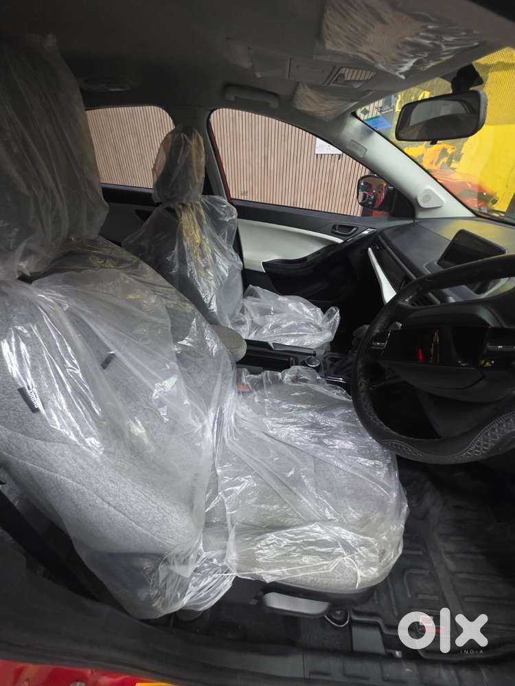 Tata Curvv S 1.2 Revotron Petrol 6mt, 2025, Petrol