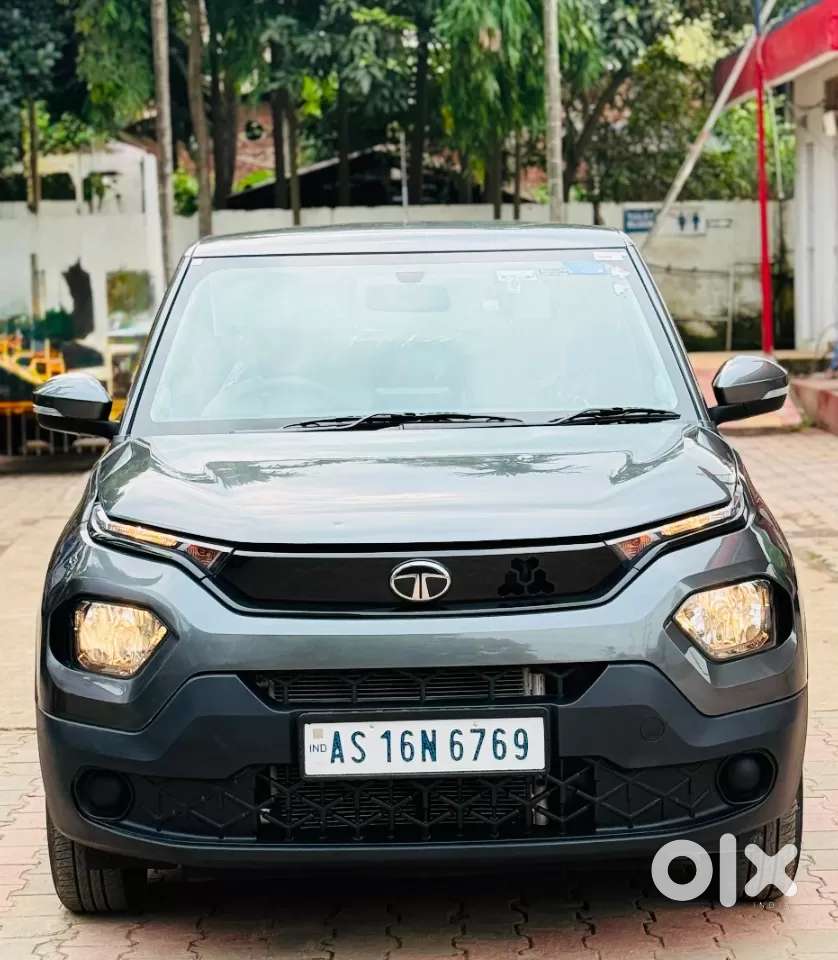 Tata Punch, 2025, Petrol