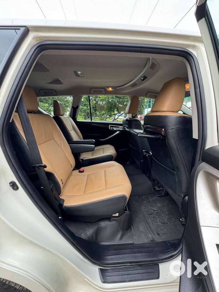 Toyota Innova Crysta 2.8 Zx At 7 Seater, 2021, Diesel