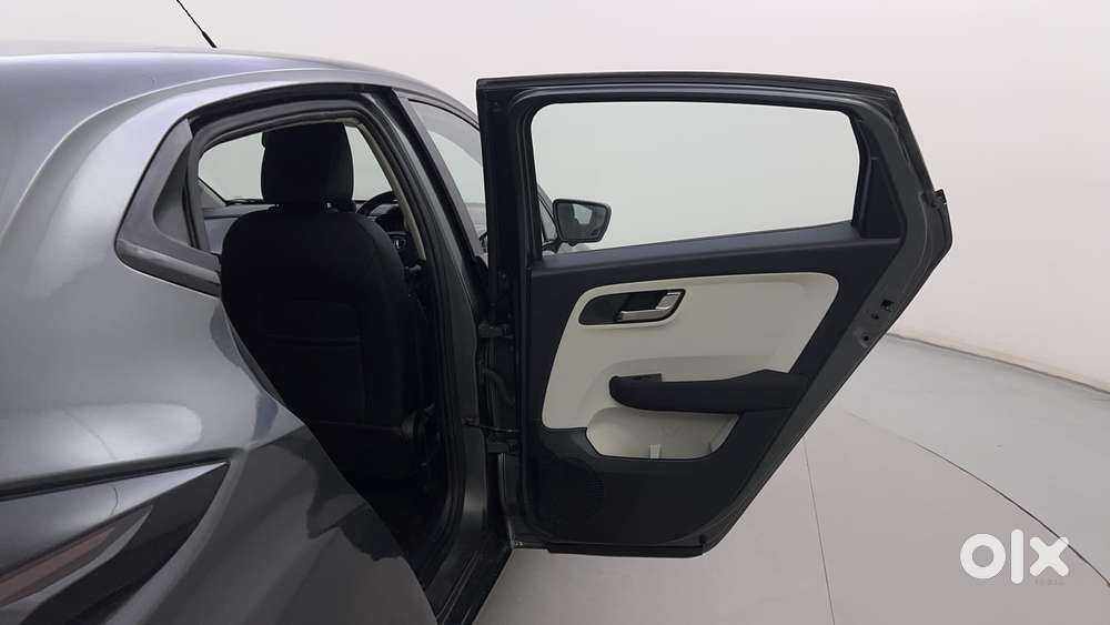 Tata Altroz 1.2 Xz Plus Petrol, 2023, Petrol