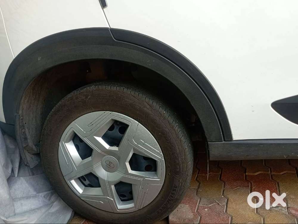 Tata Nexon Pure Plus Automatic 2025