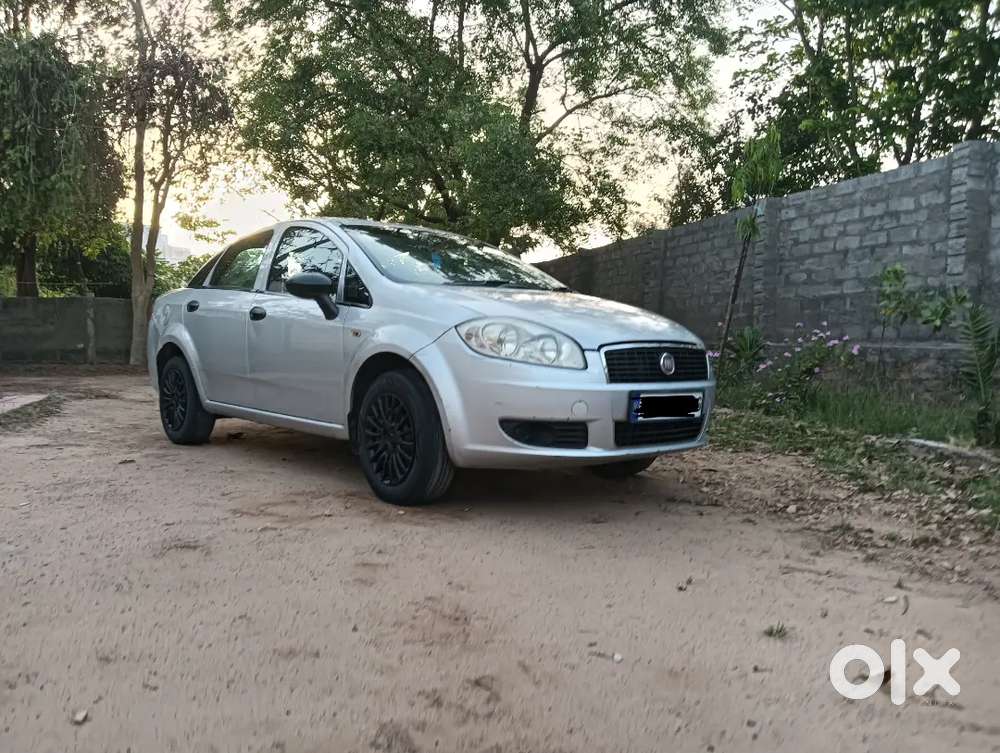 Fiat Linea 2010 Petrol 40230 Km Driven