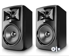 Studio monitor speakers store olx