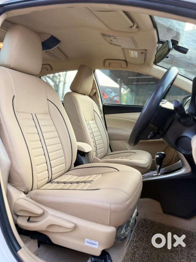 Toyota Yaris V Cvt, 2019, Petrol