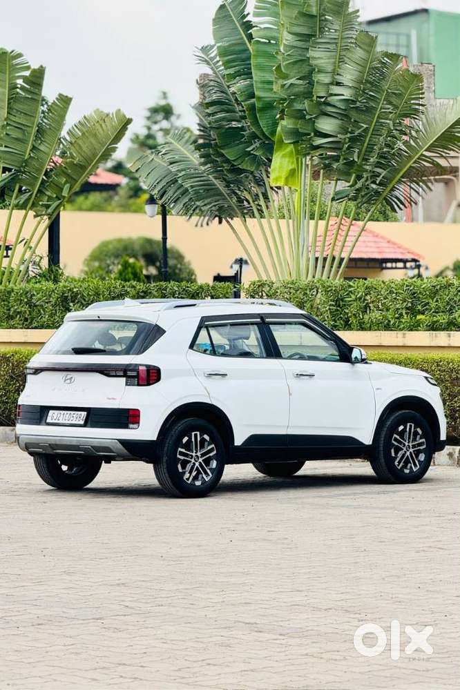 Hyundai Venue, 2023, Petrol