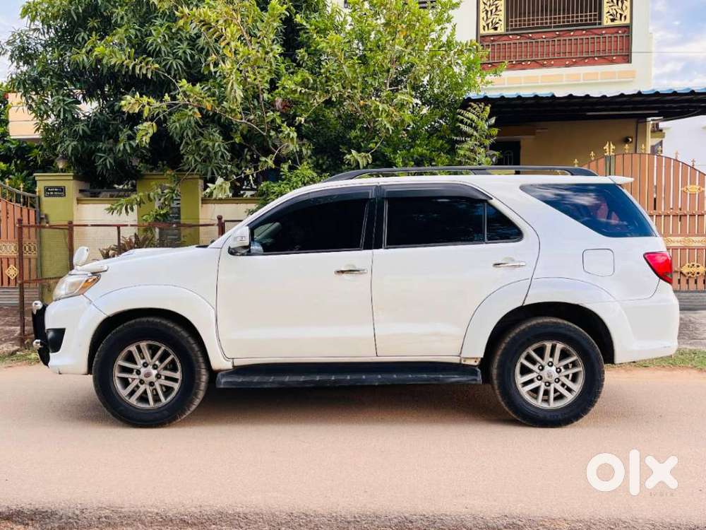 Toyota Fortuner 4x2 Manual, 2014, Diesel