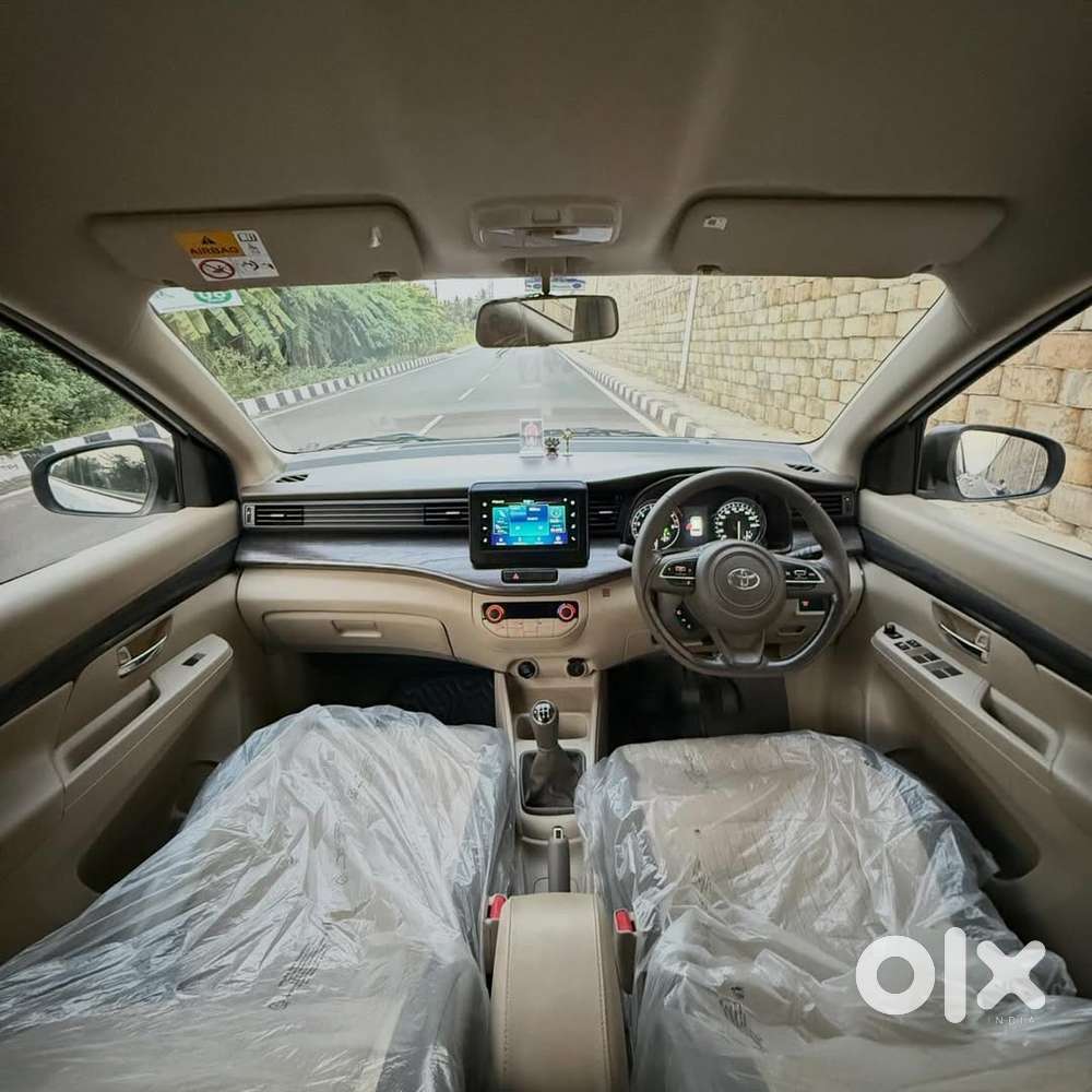 Toyota Rumion V Mt, 2025, Petrol