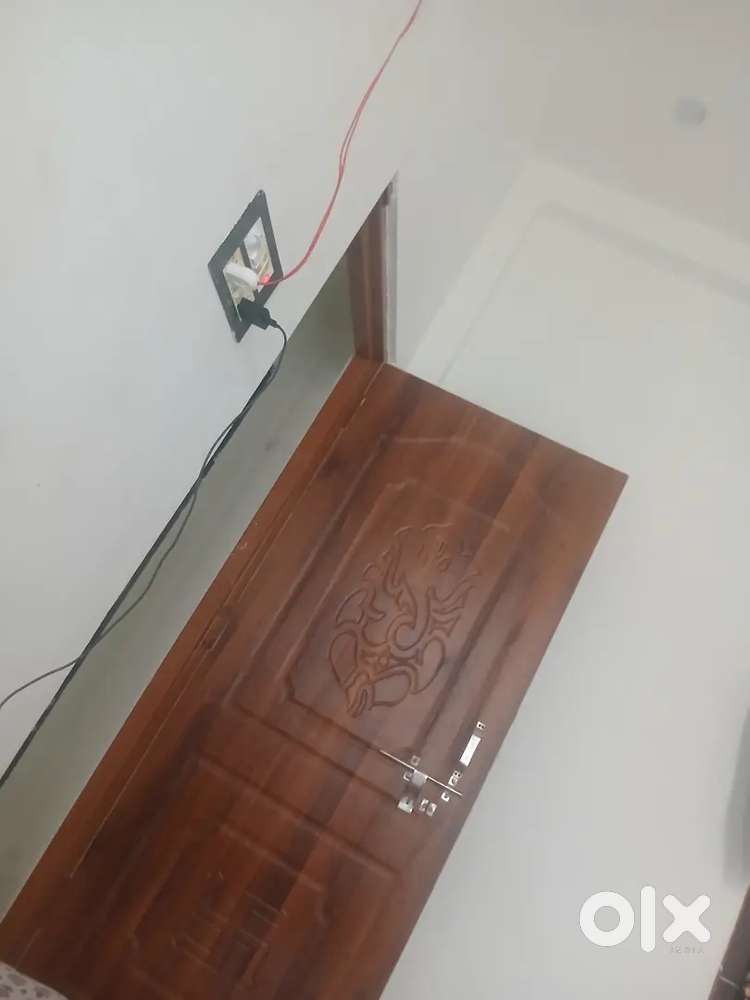 Female roommate ki jarorat hai