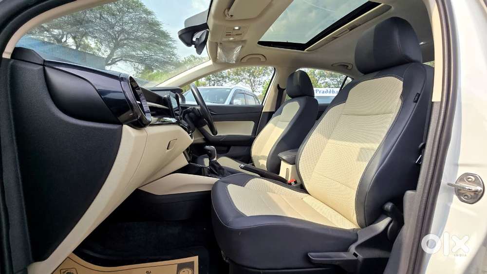 Skoda Slavia 1.5 Tsi Style At, 2023, Petrol