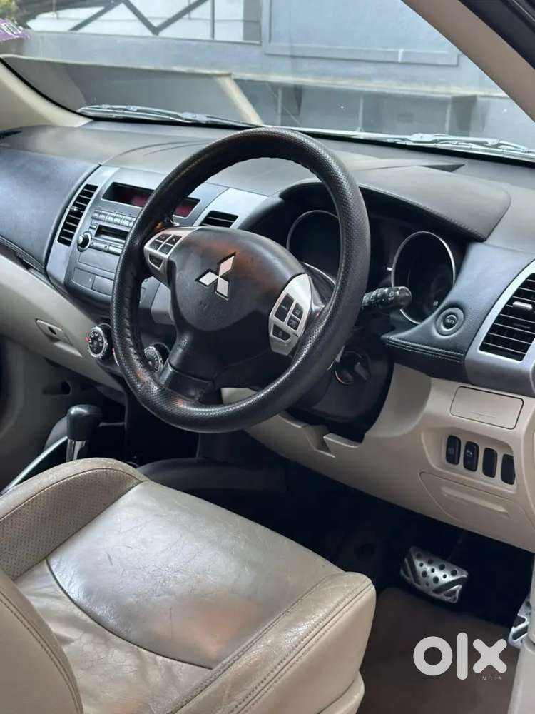 Mitsubishi Outlander 2010 Petrol