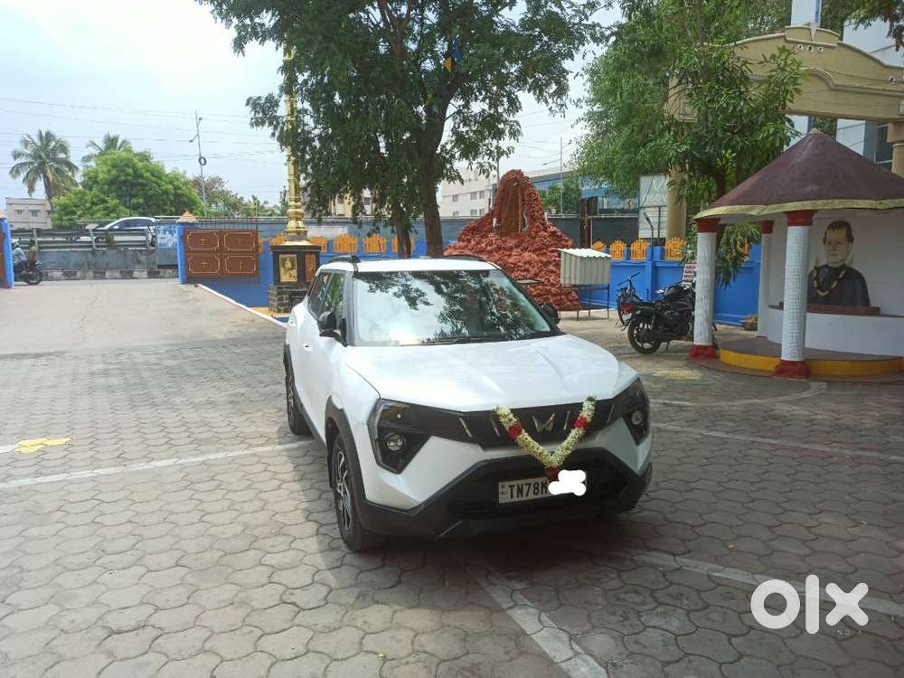 Mahindra Xuv 3xo Ax5 Petrol Mt – 2026 Model – 250 Km – Brand New