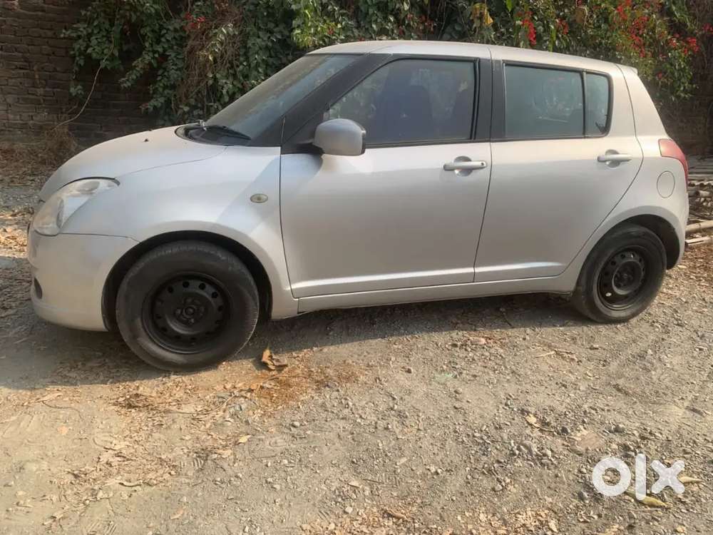 Maruti Suzuki Swift 2005 Petrol 61000 Km Driven