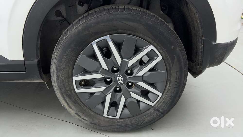 Hyundai Venue 1.0 S (o) Turbo Dct, 2023, Petrol
