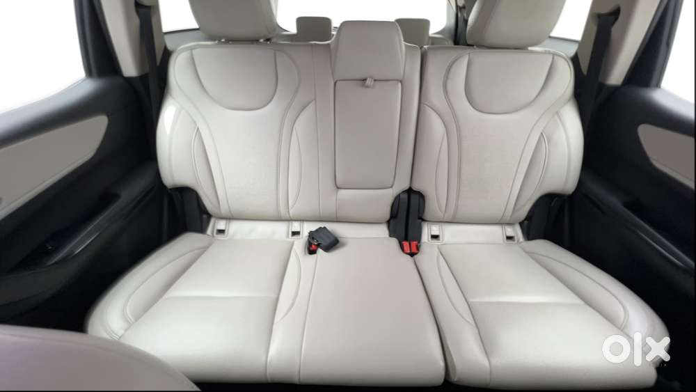 Mahindra Xuv700 2.0 Ax 7 Petrol At Str, 2021, Petrol