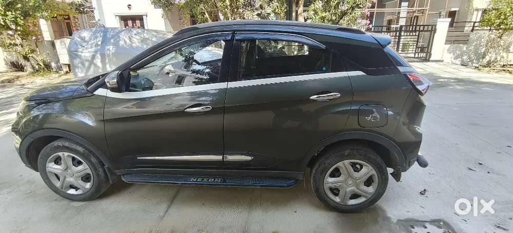Tata Nexon Xma Sunroof(automatic)