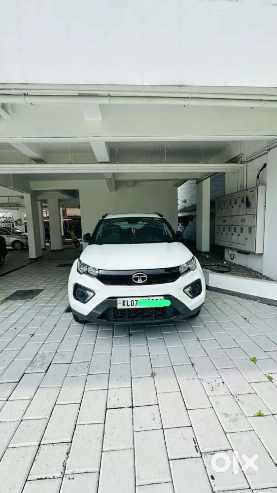 Tata Nexon Automatic With Sunroof 2021