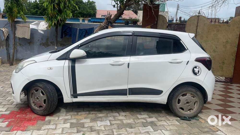 Hyundai Grand I10 2016 Cng & Hybrids Good Condition