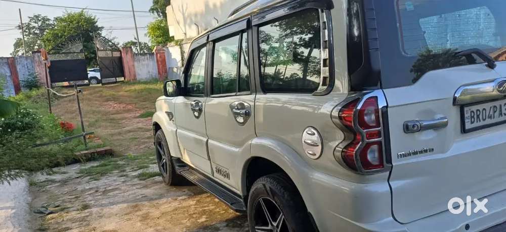 Mahindra Scorpio 2019 Variant S9