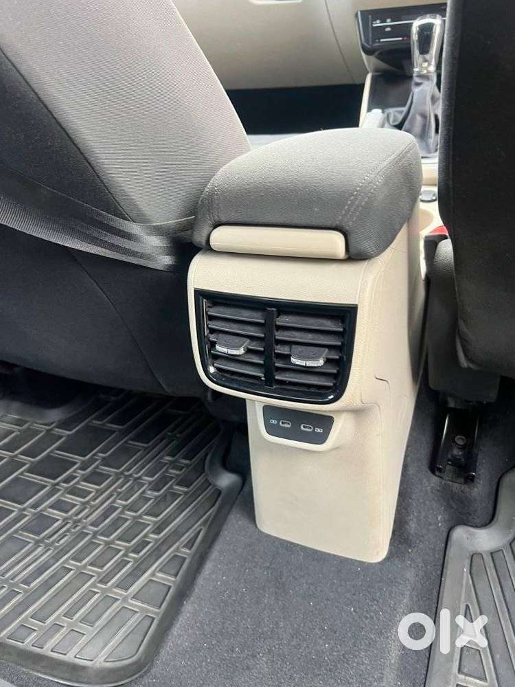 Skoda Slavia 1.0 Style Non-sunroof Tsi, 2022, Petrol