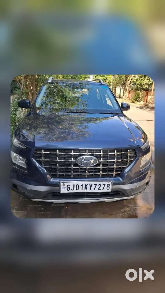 Hyundai Venue 2020 Petrol 27500 Km Driven