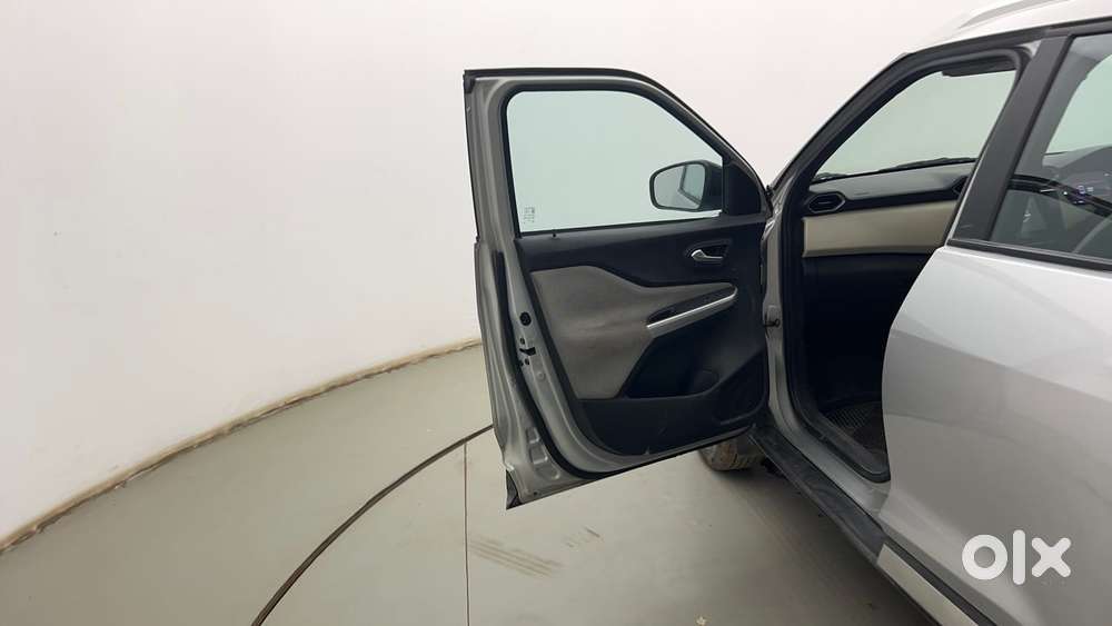 Nissan Magnite 1.0 Xv, 2021, Petrol