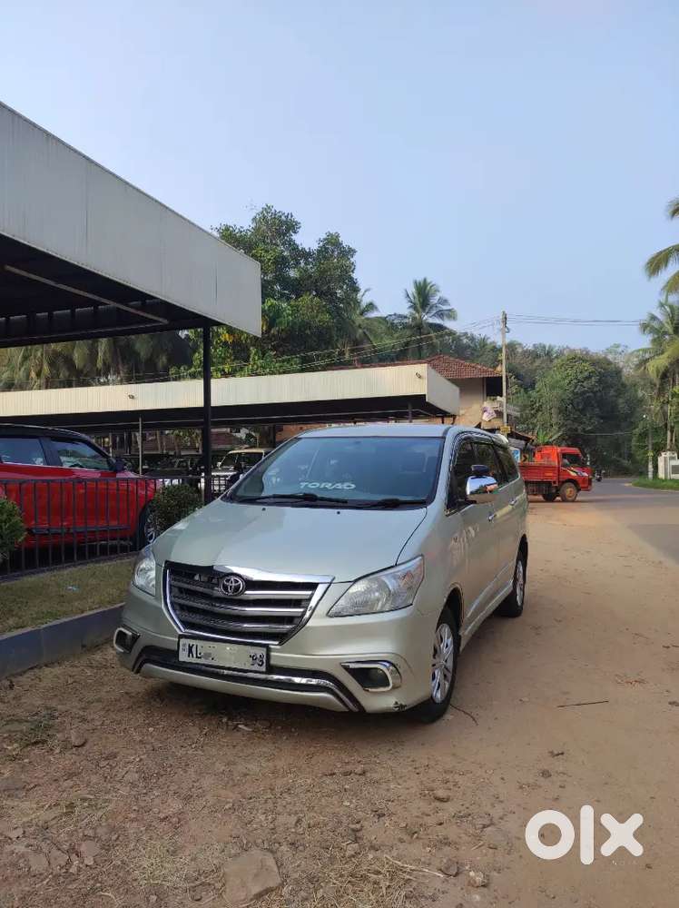 Toyota Innova 2014 Diesel 180000 Km Driven