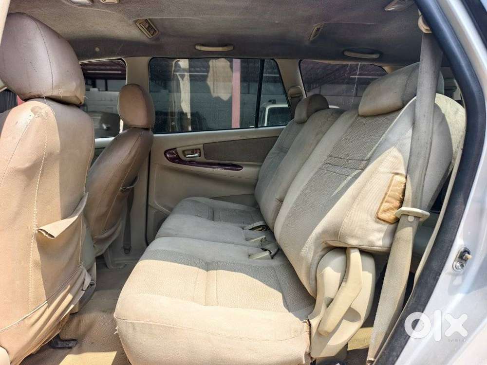 Toyota Innova 2.5 V 7 Str, 2010, Diesel