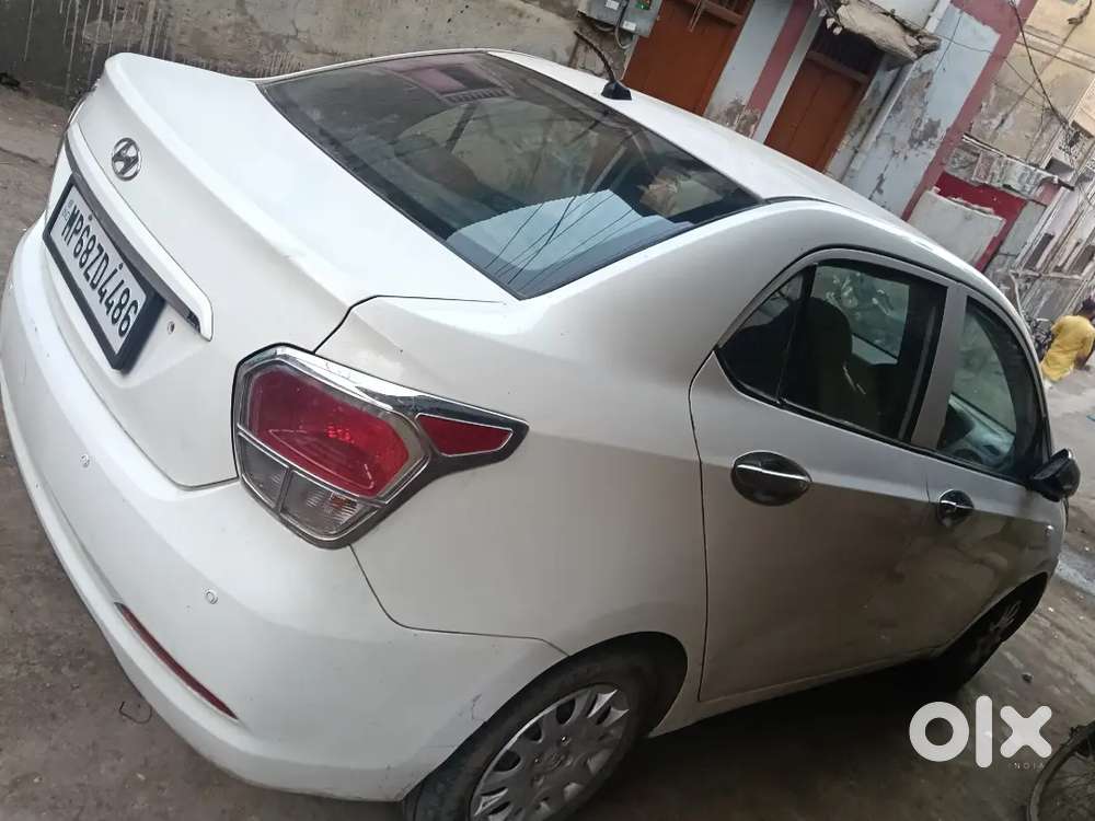 Hyundai Xcent 2016