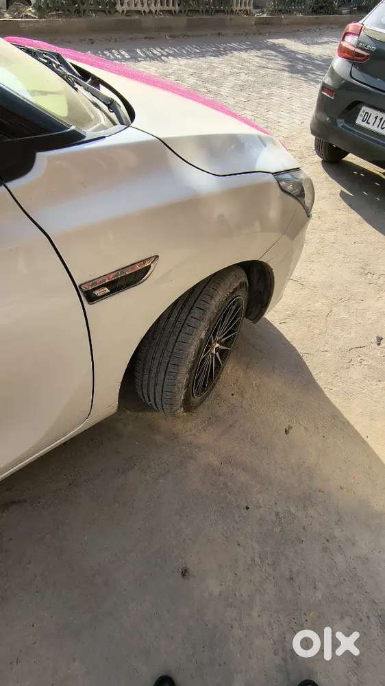 Baleno 2023 Petrol 1st Owner White Alloy Wheels Led Light Music System