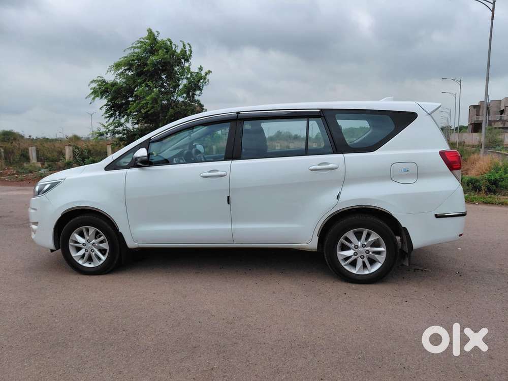 Toyota Innova Crysta 2.4 G Mt, 2023, Diesel