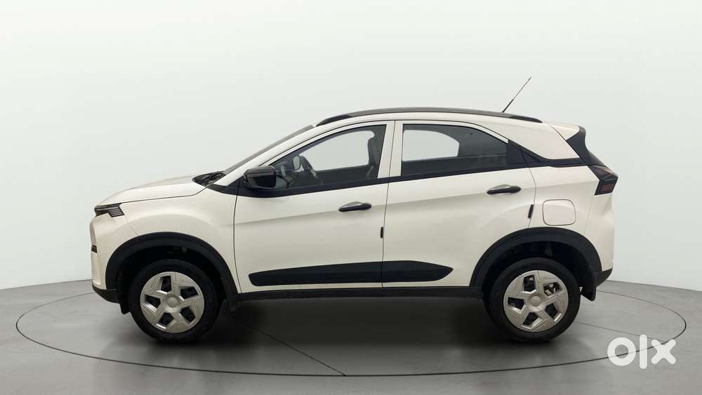 Tata Nexon Smart Plus S 1.2 Revotron Petrol 5 Mt, 2025, Petrol