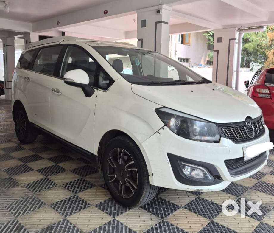 Mahindra Marazzo