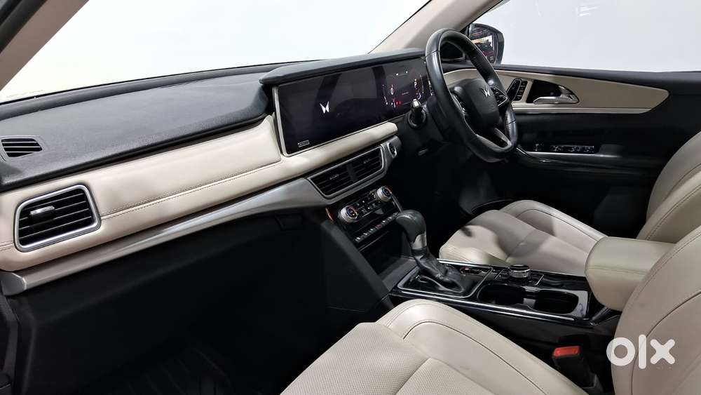 Mahindra Xuv700 Ax7l 6 Str At, 2023, Diesel