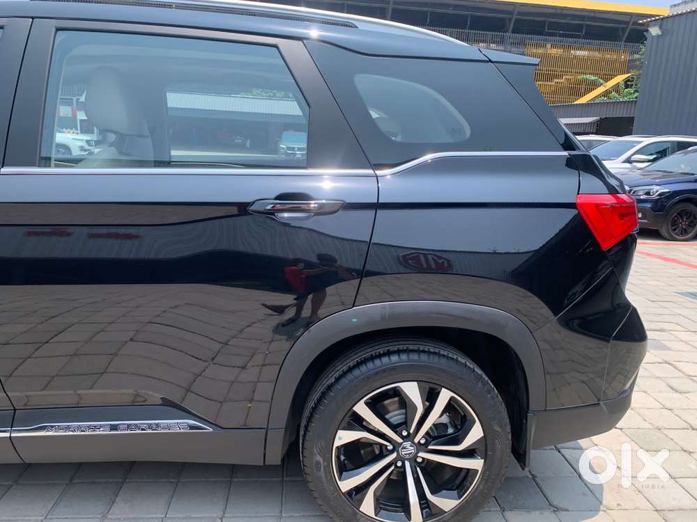 Mg Hector Plus Savvy Pro 1.5 Turbo Petrol Cvt 6 Str Dual Tone, 2023,..